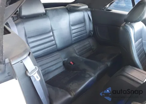 2011 Ford Mustang V6 Premium from USA, damaged, VIN 1ZVBP8EM4B5120370